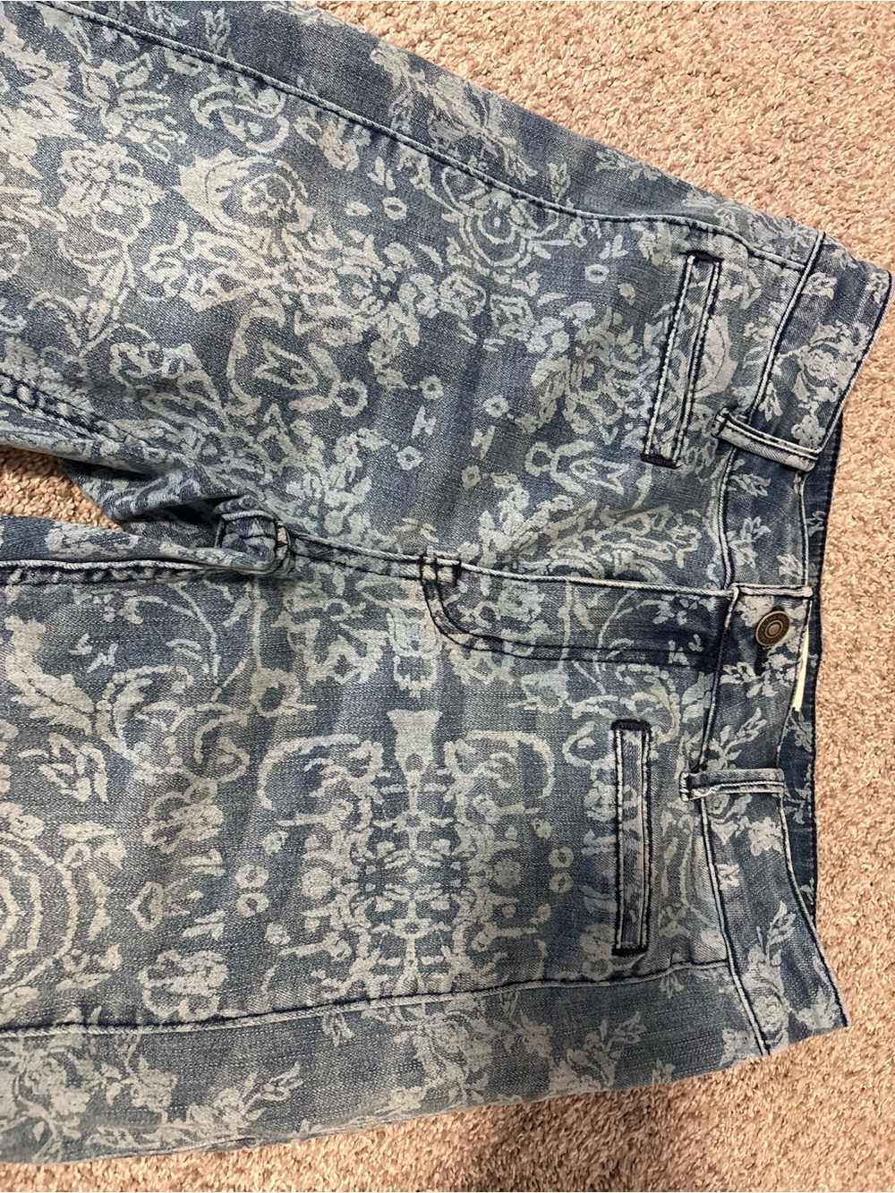 We The Free Blue Floral-Pattern Flare Jeans 28x32 - Picture 5 of 8